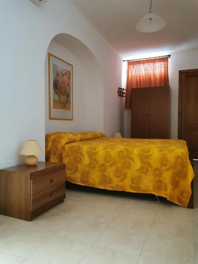 Apartment Anfora Giallo Canneto  Italien