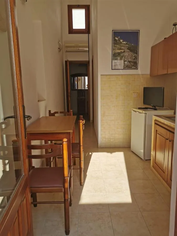 Anfora Giallo Canneto  Apartment